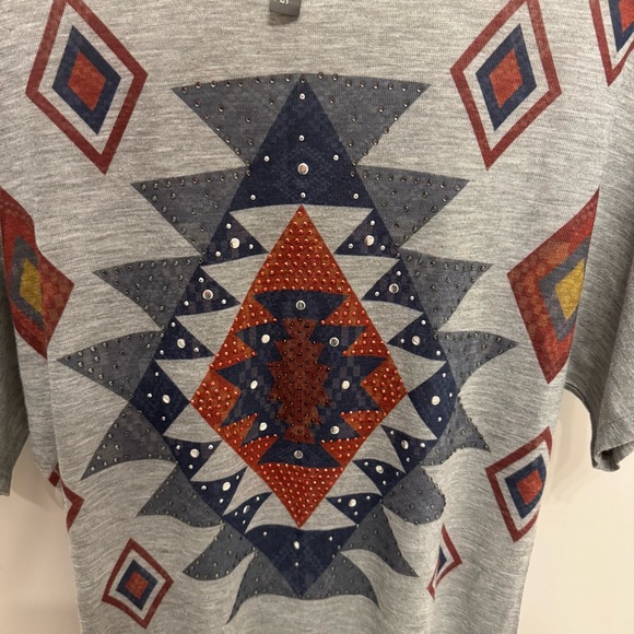 Gray patterenrd T-Shirt - Picture 2 of 4